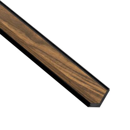 I-Wood UniPanel indvendigt hjørne, klar olieret, sort kerne, valnøddefiner, 17 x 55 x 2780 mm