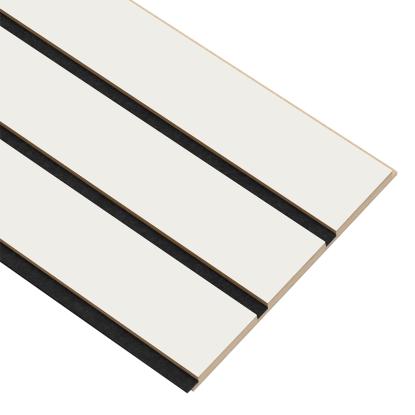 I-Wood Medio+ 3-lamel akustikpanel, hvidmalet, sort filt og lys kerne, folie, 16 x 300 mm