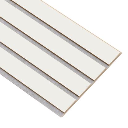 I-Wood Medio+ 4-lamel akustikpanel, hvidmalet, grå filt og lys kerne, folie, 16 x 300 mm