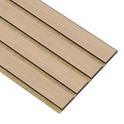 I-Wood Medio+ 4-lamel akustikpanel, ubehandlet natur, brun filt og sort kerne, egefiner, 17 x 300 mm