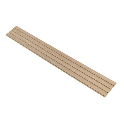I-Wood Medio+ 4-lamel akustikpanel, ubehandlet natur, brun filt og lys kerne, egefiner, 16 x 300 mm