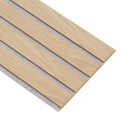 I-Wood Medio+ 4-lamel akustikpanel, hvid olieret, grå filt og lys kerne, egefiner, 16 x 300 mm