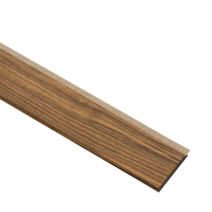 I-Wood afslutningsliste til 3-lamel akustikpanel, klar olieret, beige filt og sort kerne, valnøddefiner, 17 x 92 mm